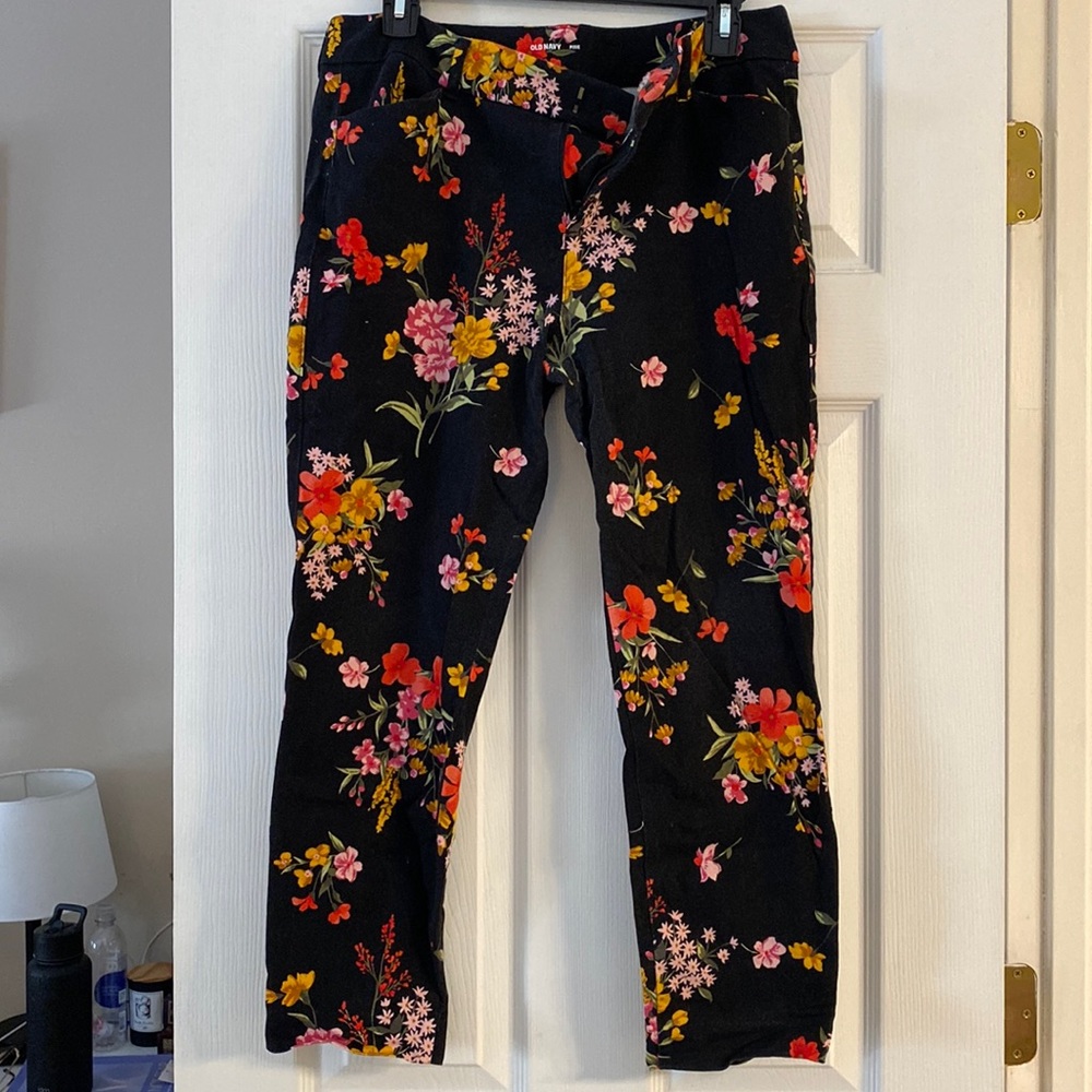 OLD NAVY Black Floral Pixie Pants Size 12